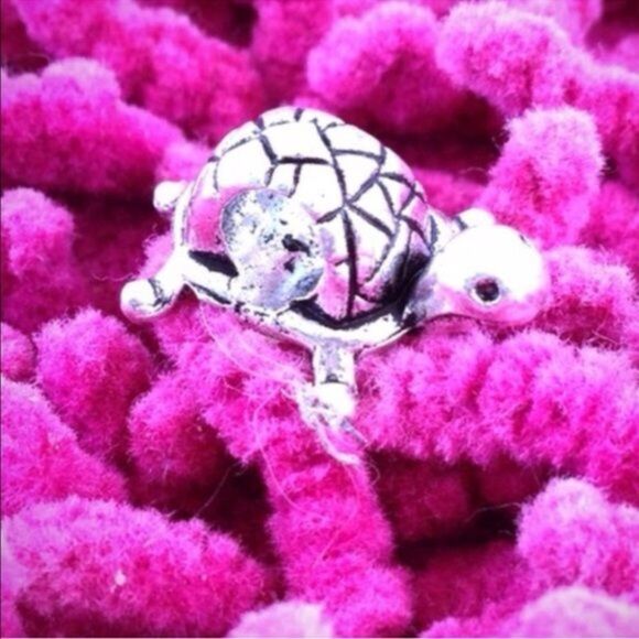 Turtle Charm  - Picture 1 of 4